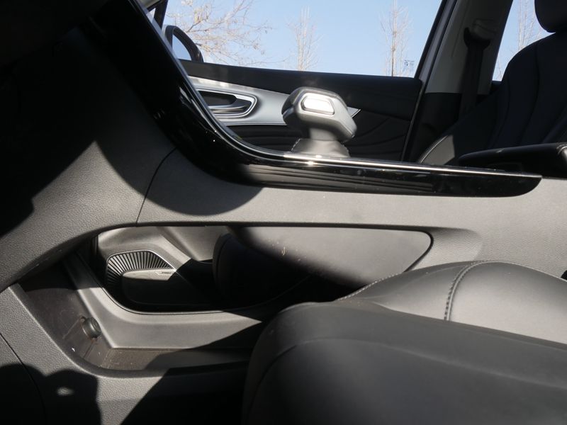 荣威RX5 eMAX到店实拍 首款量产插电混动智能座舱