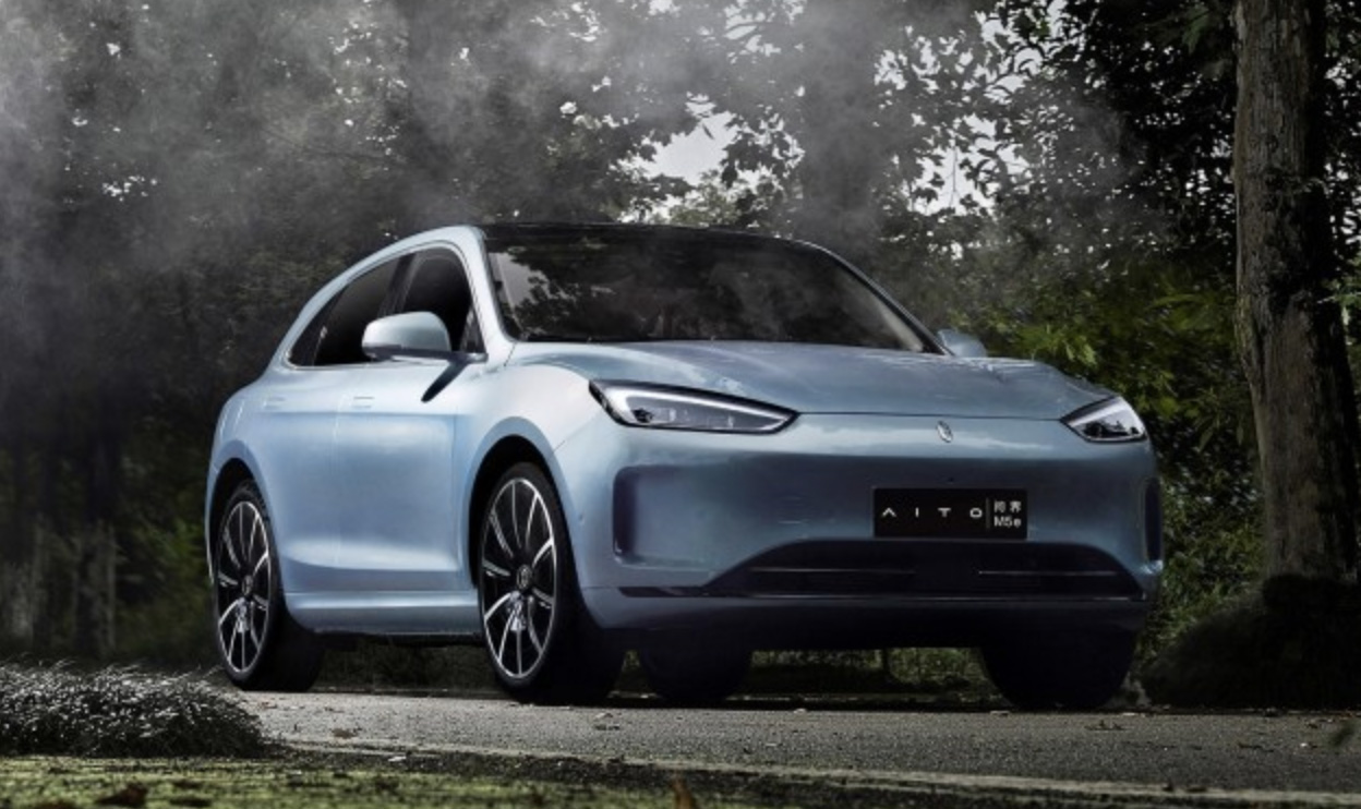 外观更加动感时尚 AITO问界M5e最新官图 