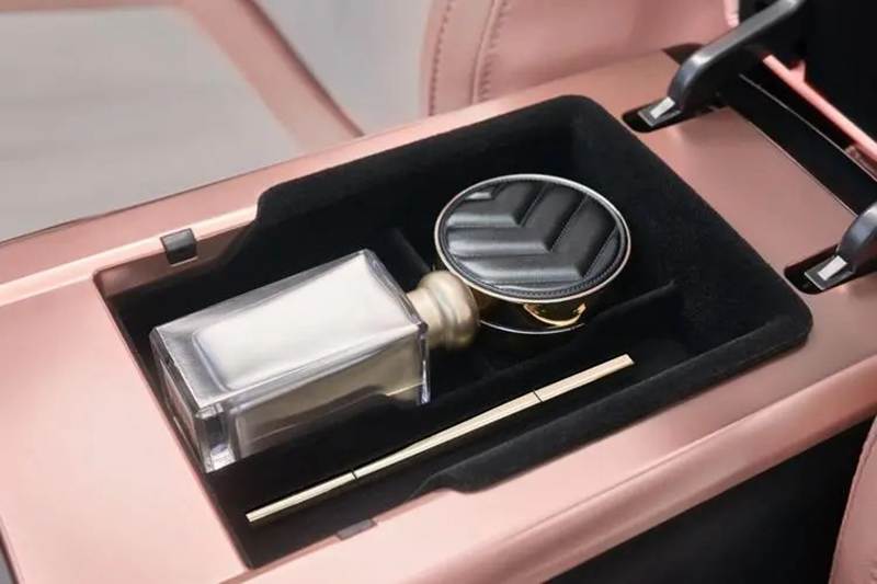 柔化工业冰冷感的一抹粉 女神节推荐之粉色系新能源车型