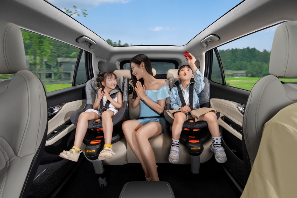 更有AI的家庭SUV 2024款AION V Plus上市15.99万起