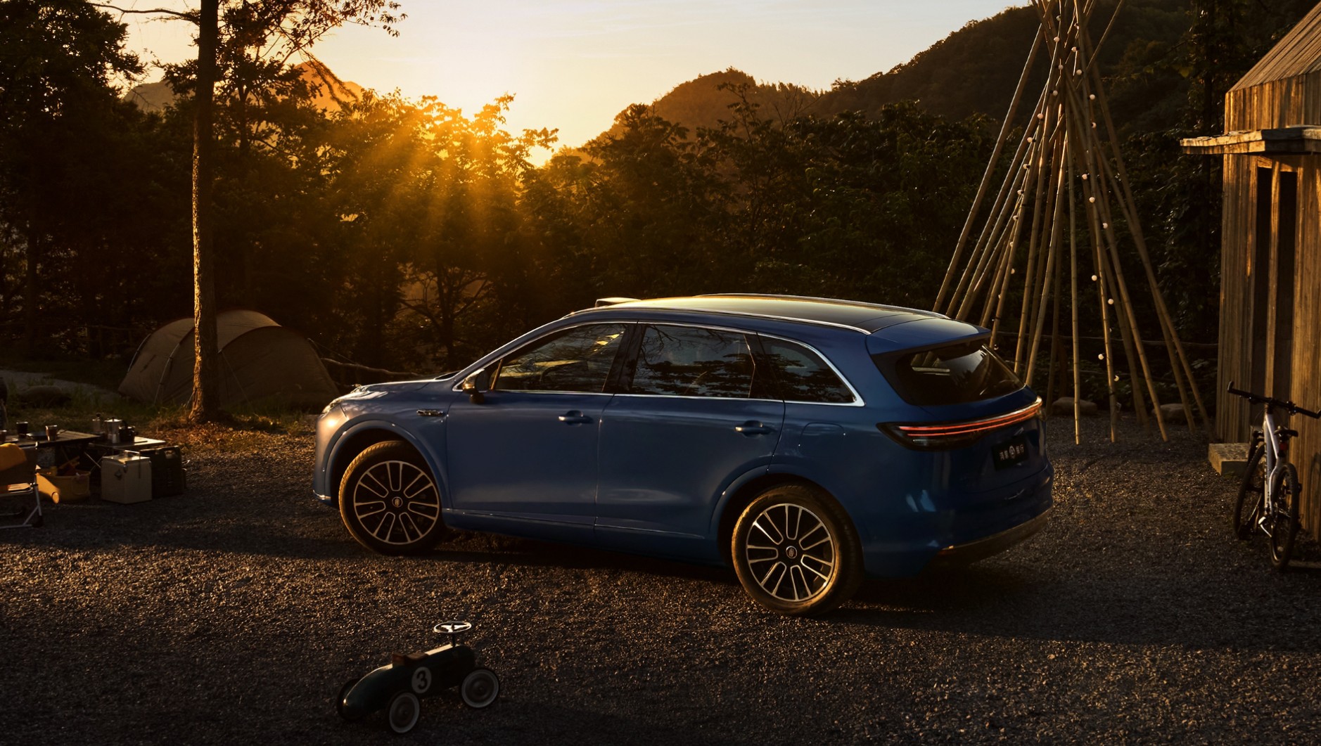 尚界将进攻新能源高端市场,第二款车型为高颜值轿跑 尚界将进攻新能源高端市场,第二款车型为高颜值轿跑