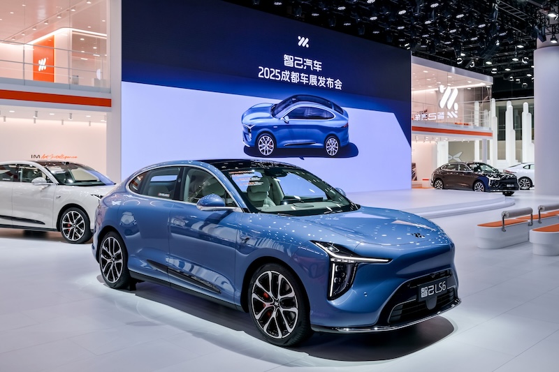 预售订单破48000台 新一代智己LS6亮相2025成都车展