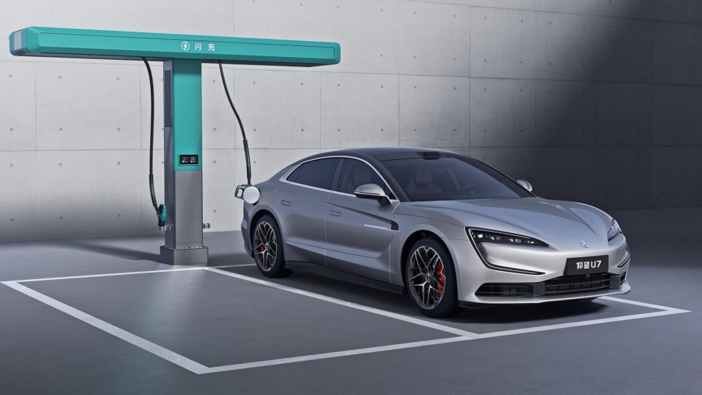 仰望2026款旗舰矩阵联袂上市 重塑高端出行体验