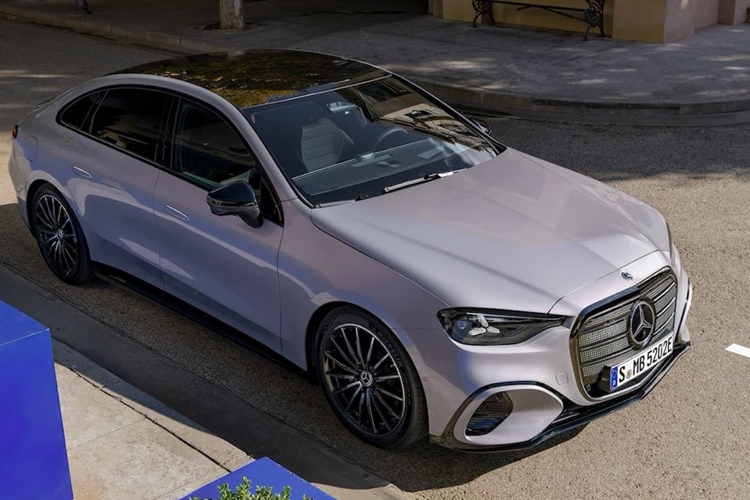 全新梅赛德斯-奔驰纯电C级车全球首发