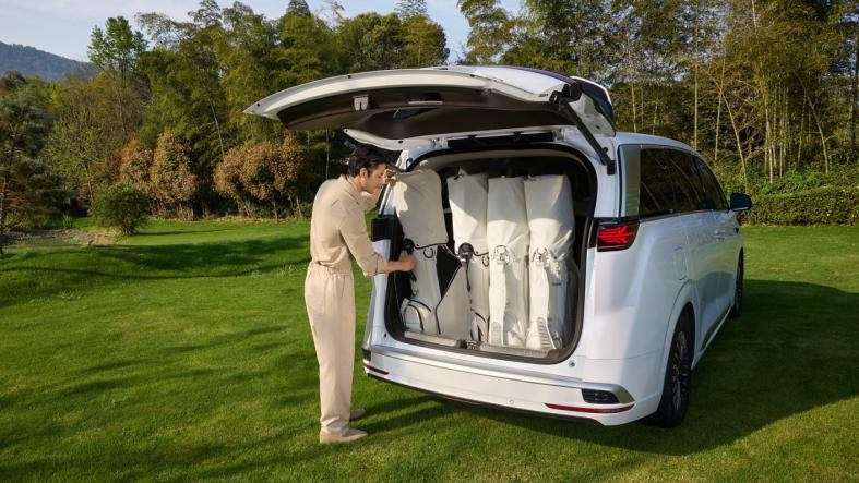 第二代腾势D9上市，推6款车型/售价35.98万起