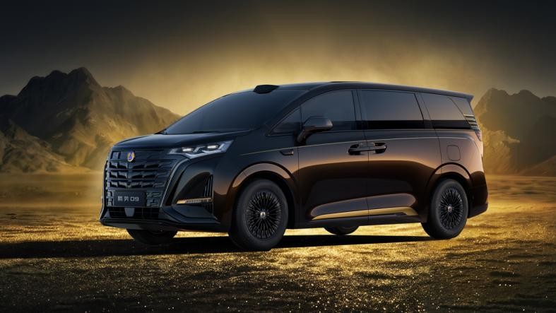 第二代腾势D9上市，推6款车型/售价35.98万起