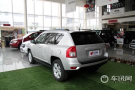 吉普-指南者-2.4 运动版