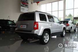 吉普-自由客-2.4 运动版