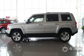 吉普-自由客-2.4 运动版