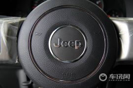 吉普-指南者-2.4 运动版