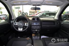 吉普-指南者-2.4 运动版