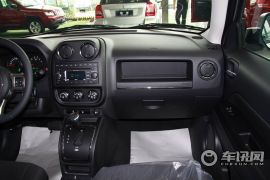 吉普-自由客-2.4 运动版