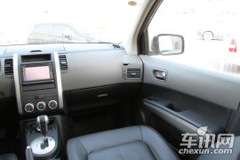 东风日产-奇骏-2.5L XV 至尊版 CVT 4WD