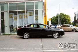 雷诺-纬度(进口)-2.5L 豪华导航版