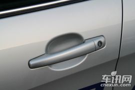 东风标致-408-2.0L手动豪华版