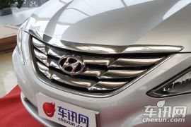 北京现代-索纳塔-2.4自动尊贵版