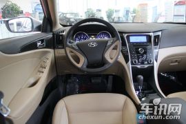 北京现代-索纳塔-2.4自动尊贵版