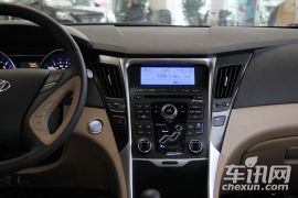 北京现代-索纳塔-2.4自动尊贵版