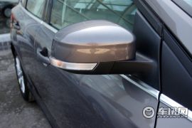 长安福特-福克斯-三厢 2.0 AT 旗舰型