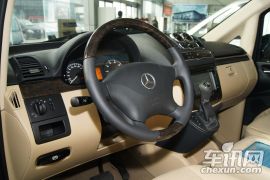 福建奔驰-威霆-2.5L 商务版8座