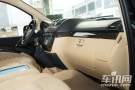 福建奔驰-威霆-2.5L 商务版8座