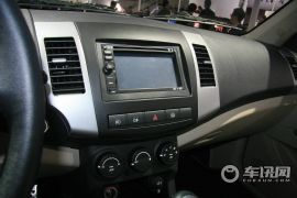 陆风汽车-陆风X8-探索版 2.5T 柴油4X4导航版