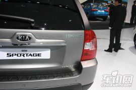 东风悦达起亚-狮跑-2.0 Premium AT 两驱版