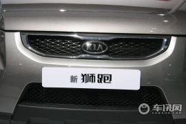 东风悦达起亚-狮跑-2.0 Premium AT 两驱版