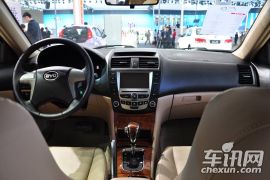 比亚迪-比亚迪F6-黄金版 2.0L CVT尊享型