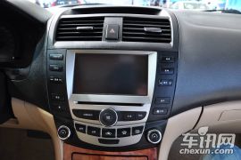 比亚迪-比亚迪F6-黄金版 2.0L CVT尊享型