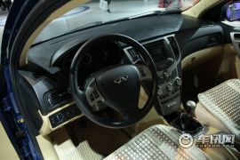 奇瑞汽车-奇瑞A3-两厢 改款1.6MT 尊贵型