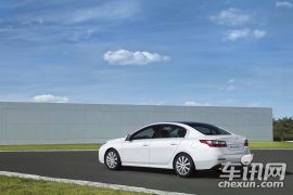 雷诺-纬度(进口)-2.5L 豪华导航版