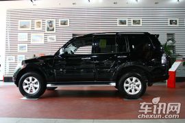 三菱-帕杰罗(进口)-3.0L 豪华版