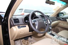广汽丰田-汉兰达-2.7L 两驱精英版 7座