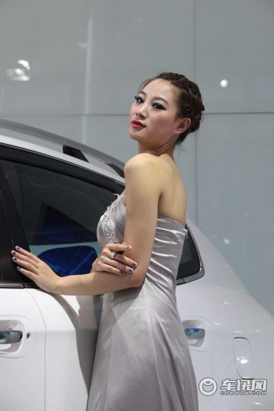 东风裕隆2号车模