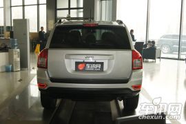 吉普-指南者-2.0 运动版