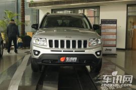 吉普-指南者-2.0 运动版