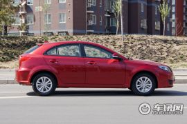 海马汽车-福美来-两厢 1.6L自动精英版