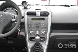 昌河铃木-派喜Splash-1.4 尊贵型