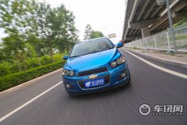 上海通用雪佛兰爱唯欧1.6AT SX初步体验