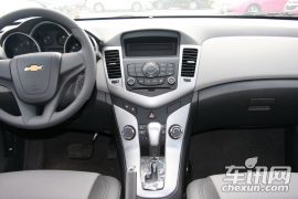 通用雪佛兰-科鲁兹-1.6 SL天地版 AT