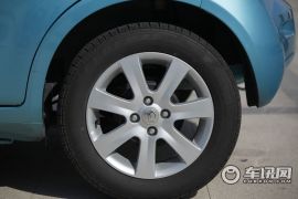 昌河铃木-派喜Splash-1.4 尊贵型