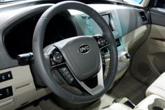 比亚迪-比亚迪M6