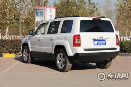 Jeep-自由客-2.4 豪华导航版