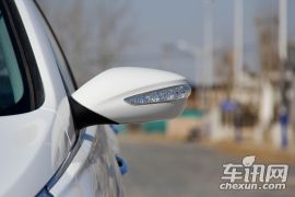 北京现代-索纳塔八-2.0自动尊贵版