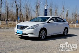 北京现代-索纳塔八-2.0自动尊贵版