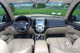 现代-新胜达（进口）-2.4 至尊版 七座四驱