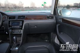 上海大众-桑塔纳-1.6L 自动豪华版