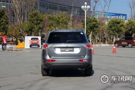 三菱-欧蓝德 EX-2.4L 四驱精英GT版7座