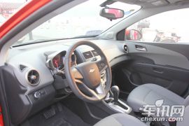 通用雪佛兰-爱唯欧-两厢 1.6 AT SX